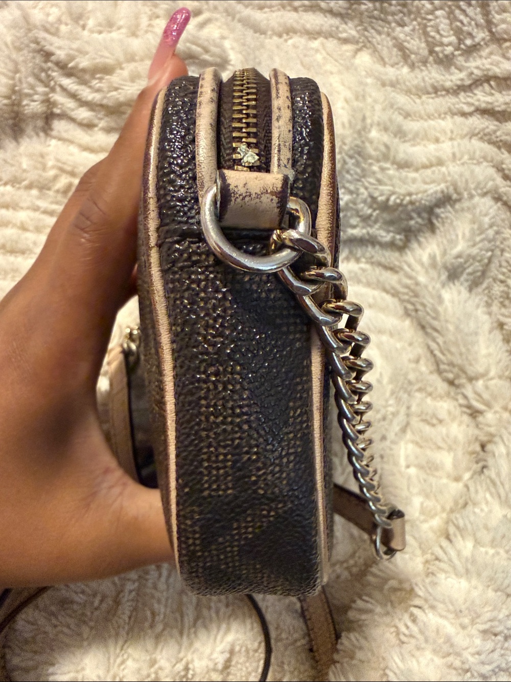 Michael Kors Logo Crossbody Bag - Picture 9 of 11